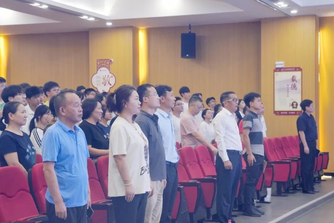 砥砺前行,梦想再启航 |长沙卓华高级中学高复第一次月考分析暨表彰大会 砥砺前行,梦想再启航 |长沙卓华高级中学高复第一次月考分析暨表彰大会